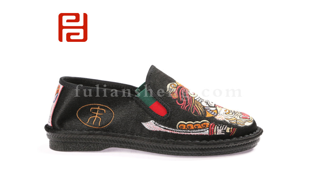 福連升老北京布鞋絨面軟底神話刺繡布鞋男鞋個(gè)性圖片