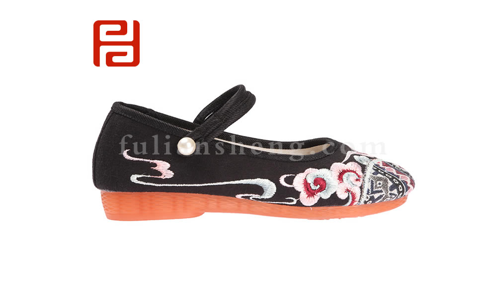 福連升女刺繡盤(pán)扣民族中國(guó)風(fēng)繡花鞋老北京布鞋圖片