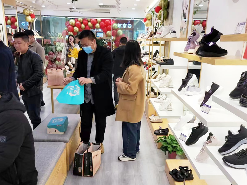 實體鞋店的鞋子利潤多大才賺錢？