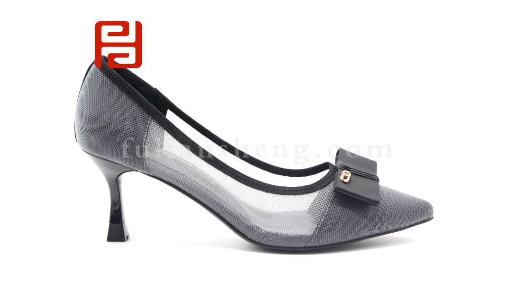 福連升夏季蝴蝶結(jié)小香風(fēng)裸色網(wǎng)紗細(xì)跟涼鞋女淺口中跟女鞋圖片