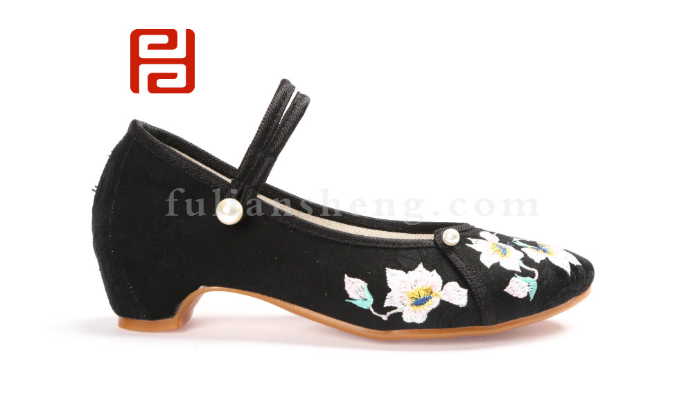 國(guó)潮有福 福連升2020春時(shí)尚中跟民族風(fēng)繡花女單鞋(圖3)