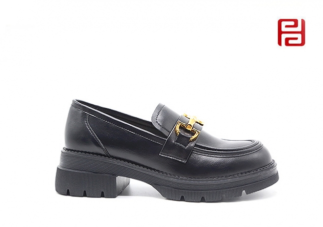 春季新款英倫金屬環(huán)扣復(fù)古樂福鞋中跟厚底女鞋