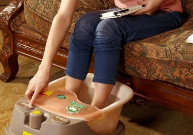 女人每天泡腳的好處-女人常泡腳有什么好處？